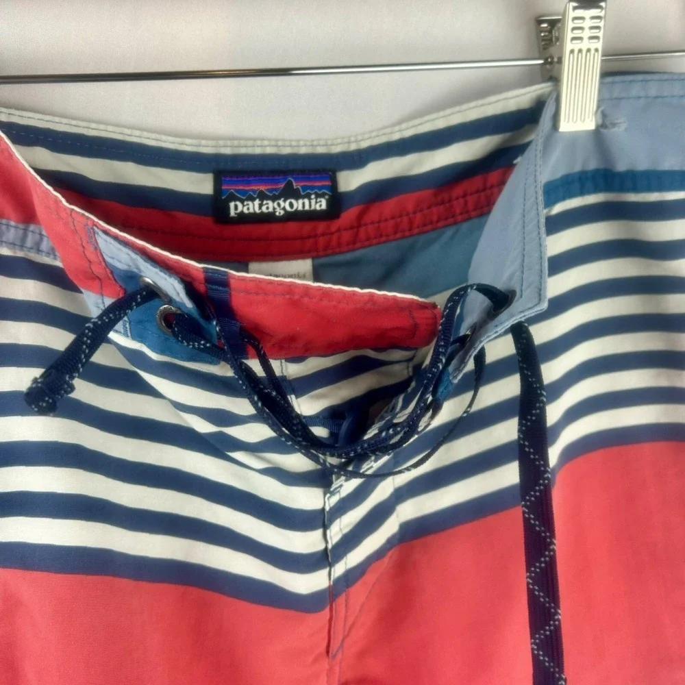 Patagonia Swim Trunks Board Shorts Men 32‎ Blue Coral Stripe Cargo Pocket Beach